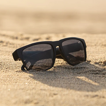 Load image into Gallery viewer, Vicerays Storage Sunglasses
